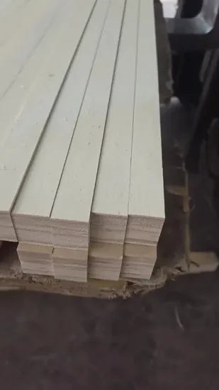 木製ドアの芯材にはパイン材とポプラ材のLVL積層化粧板を使用しています。